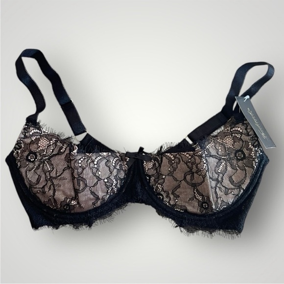 Frederick's of Hollywood lace underwire bra - Picture 4 of 11